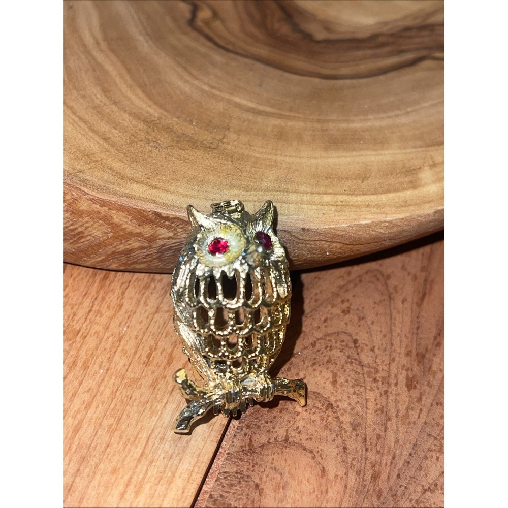 Gerry's Vintage Gold Owl Pin Brooch Red Rhinestone Eyes Made in USA Pristine - Picture 1 of 8